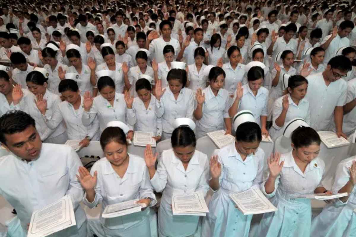 Filipino Nurses oath taking