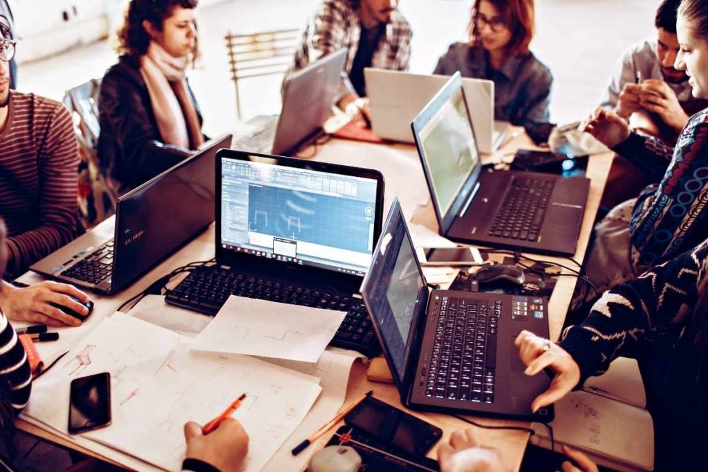 Workflow management for creative team